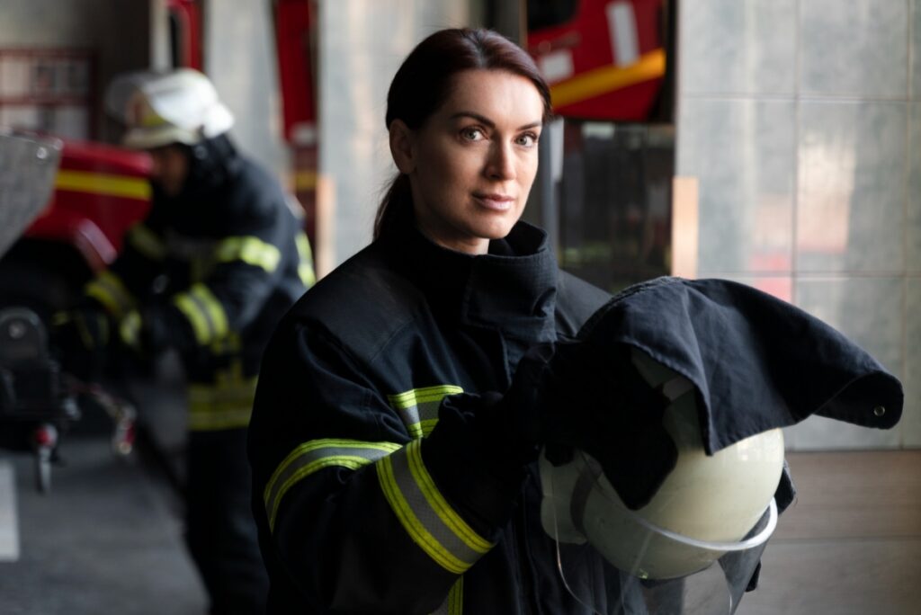 Interwencja strażacka po wybuchu pożaru w magazynach firmy Arhelan w Bielsku Podlaskim