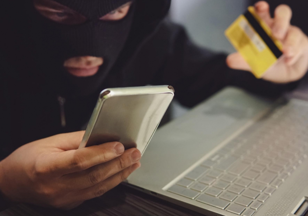 Internetowy oszust kradnie blisko 8 tysięcy złotych od mieszkańca powiatu bielskiego